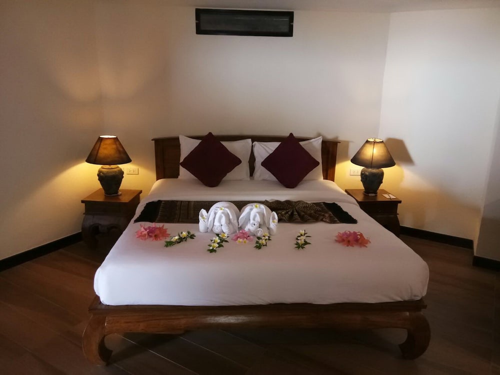 SAMUI BAYVIEW RESORT & SPA 26/66
