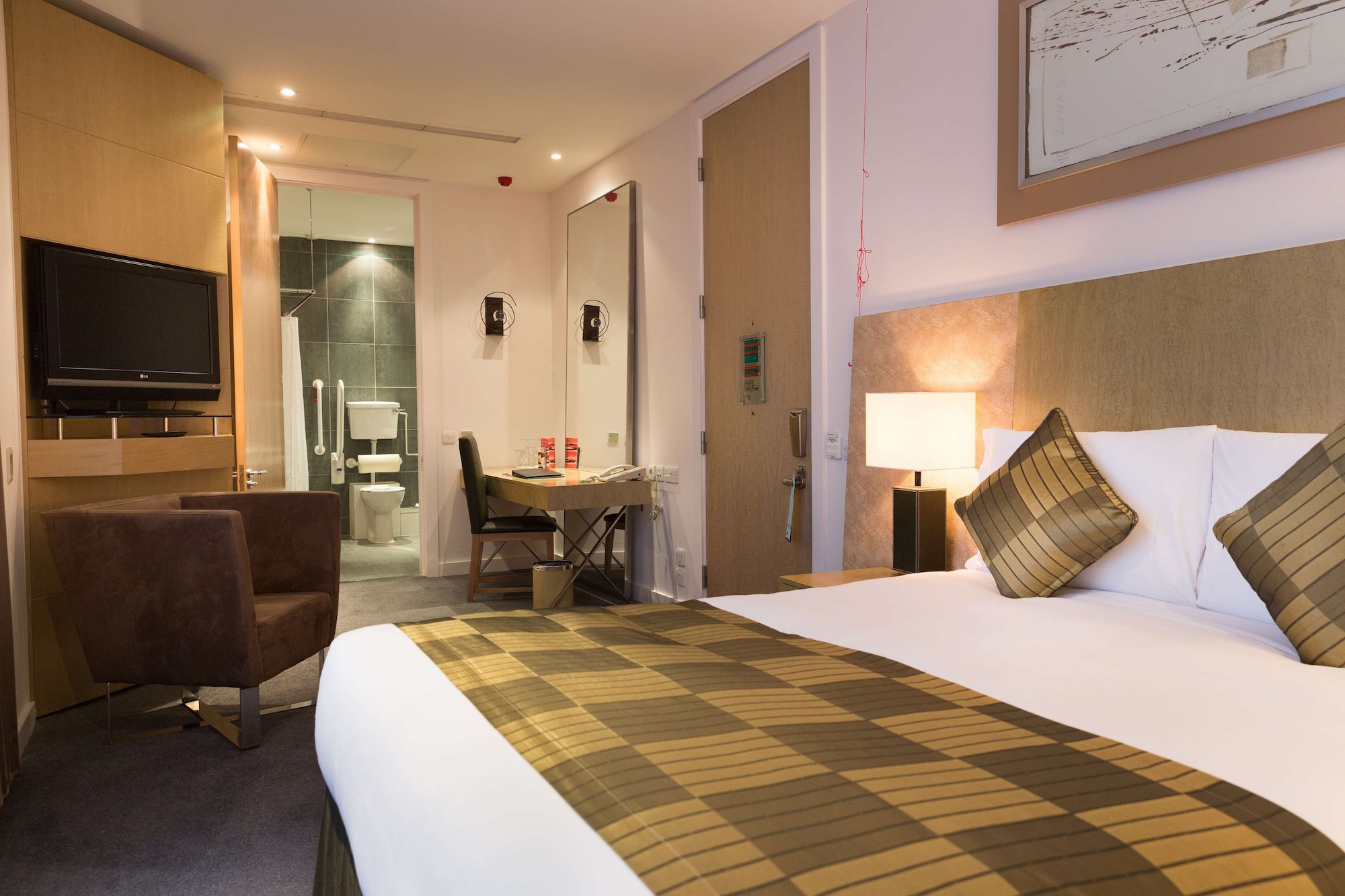 Superior, King Bed, Tree Line View