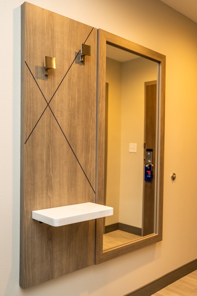 Holiday Inn Express & Suites Charlottesville - Monticello 29/65