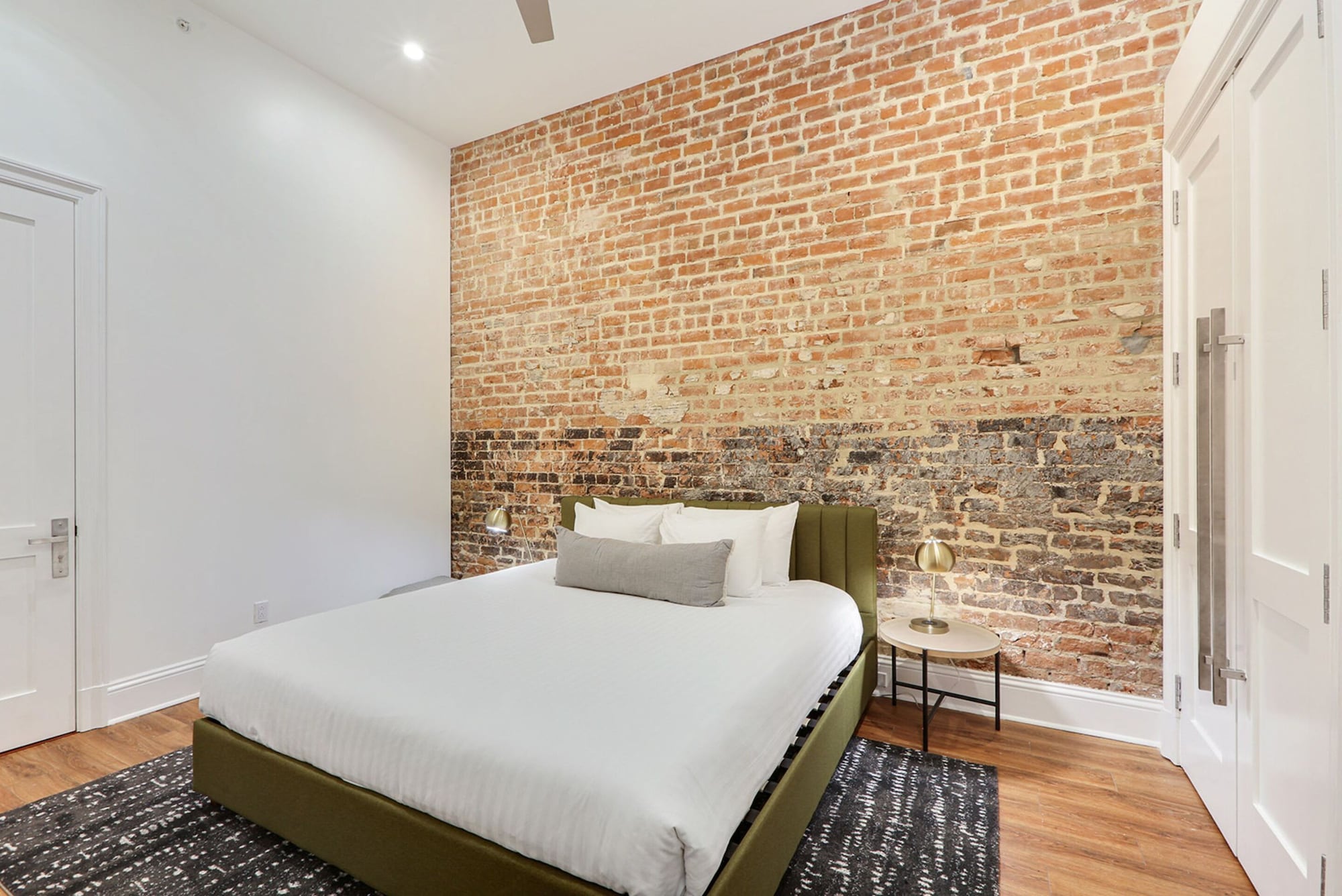 2 BEDROOMS