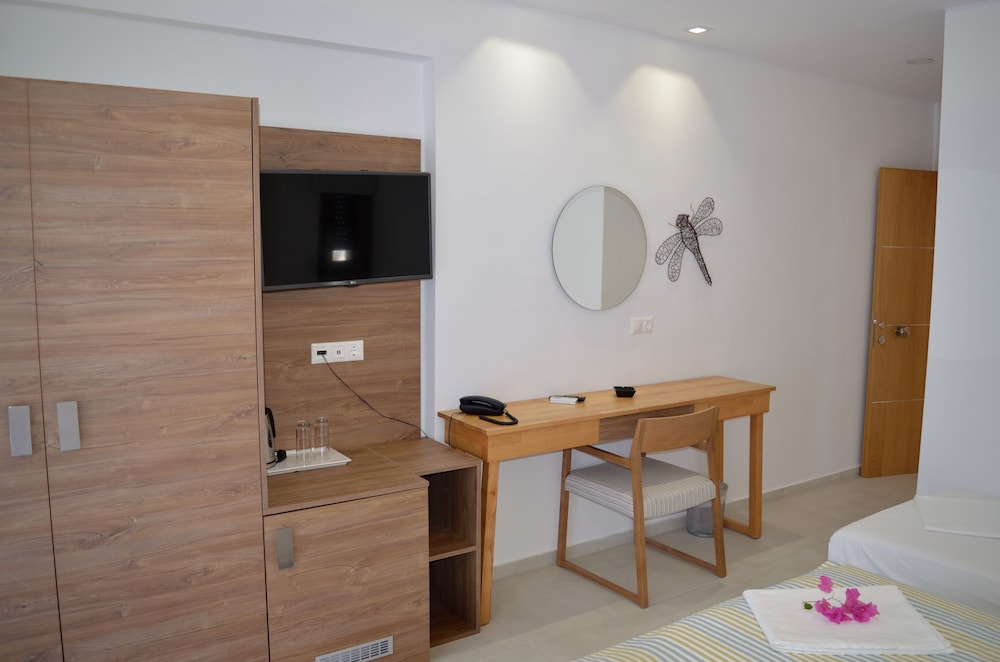Fevro Hotel 15/27