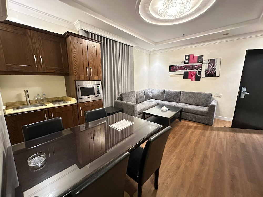Loren Suites Al Salamah 38/50