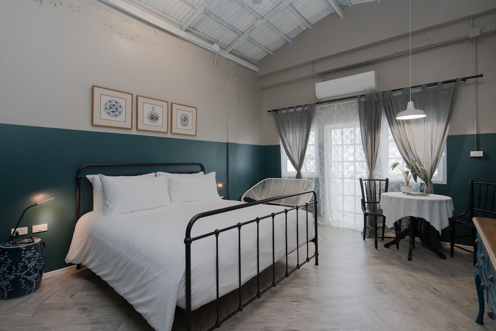 Blu Monkey Boutique Phuket Town 7/50