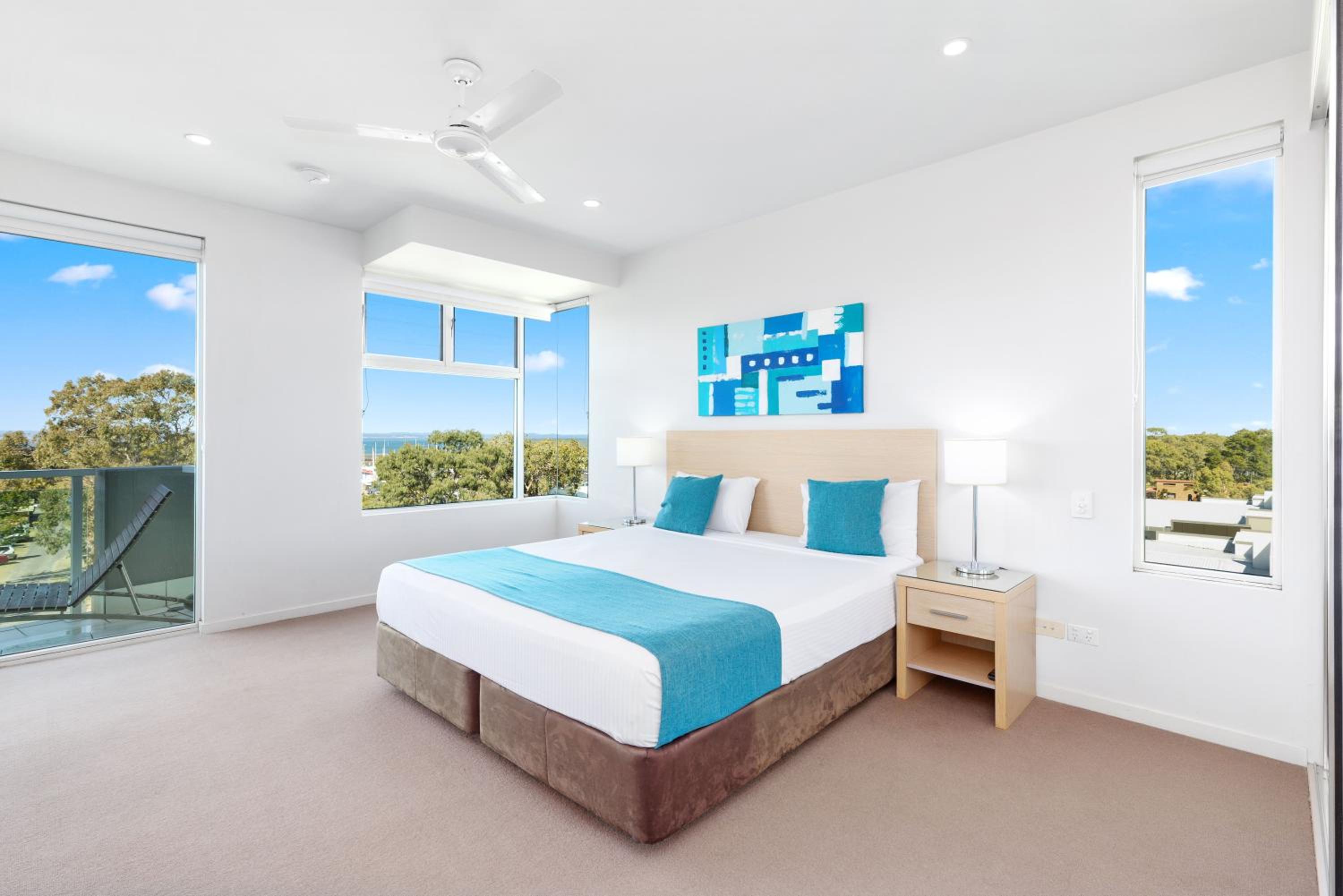 3 Bedrooms, Apartment, Partial Ocean View