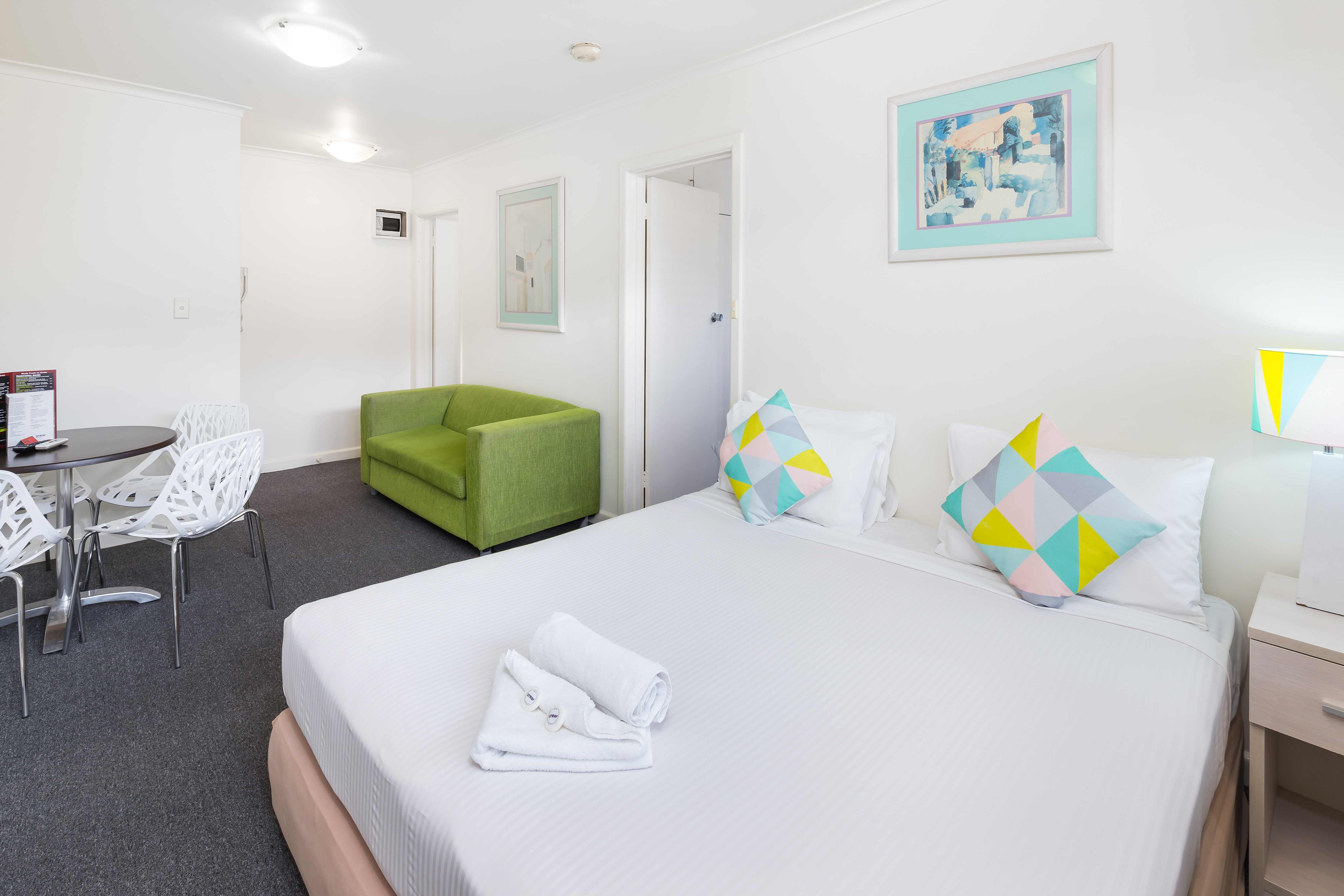 City Edge Serviced Apartments East Melbourne 7/17