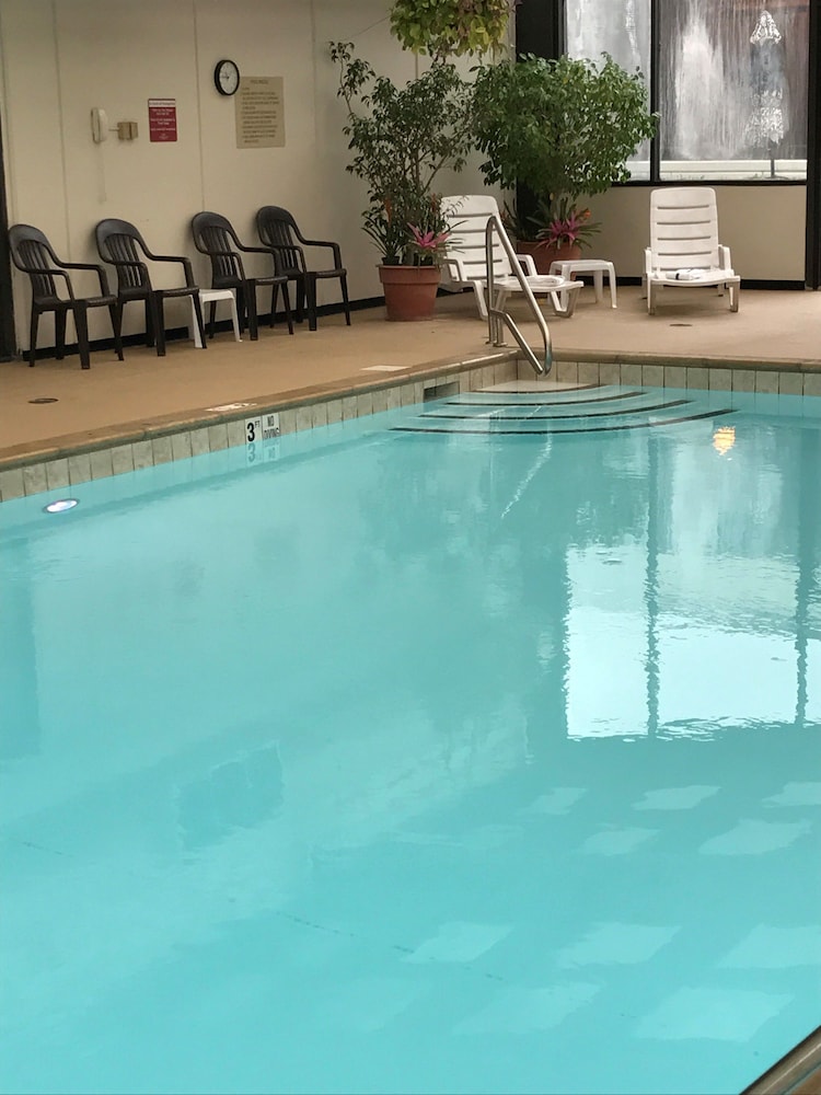 Capital Plaza Hotel 4/37