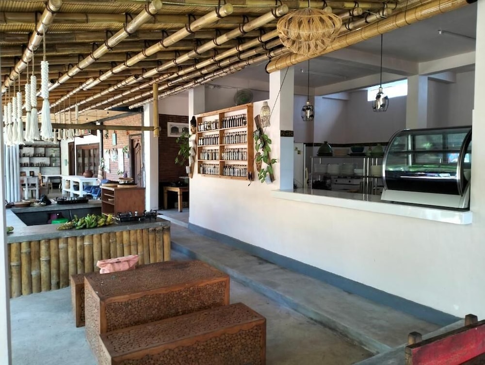 Amed Harmony Cafe And Bungalows 11/68