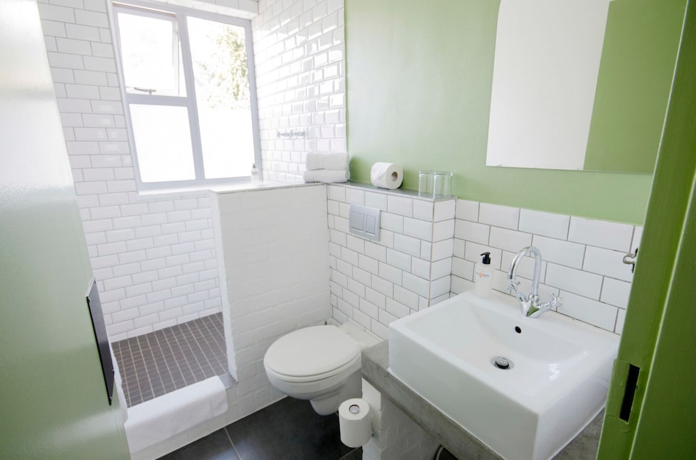 Mixed Dorm, Standard