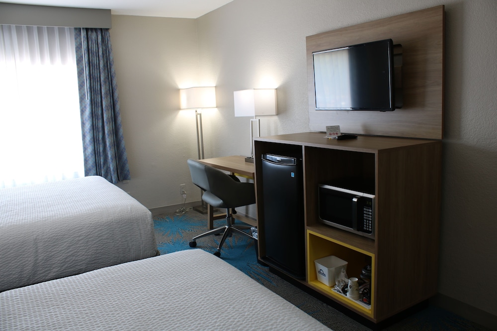 Days Inn by Wyndham Waco University Area 15/37