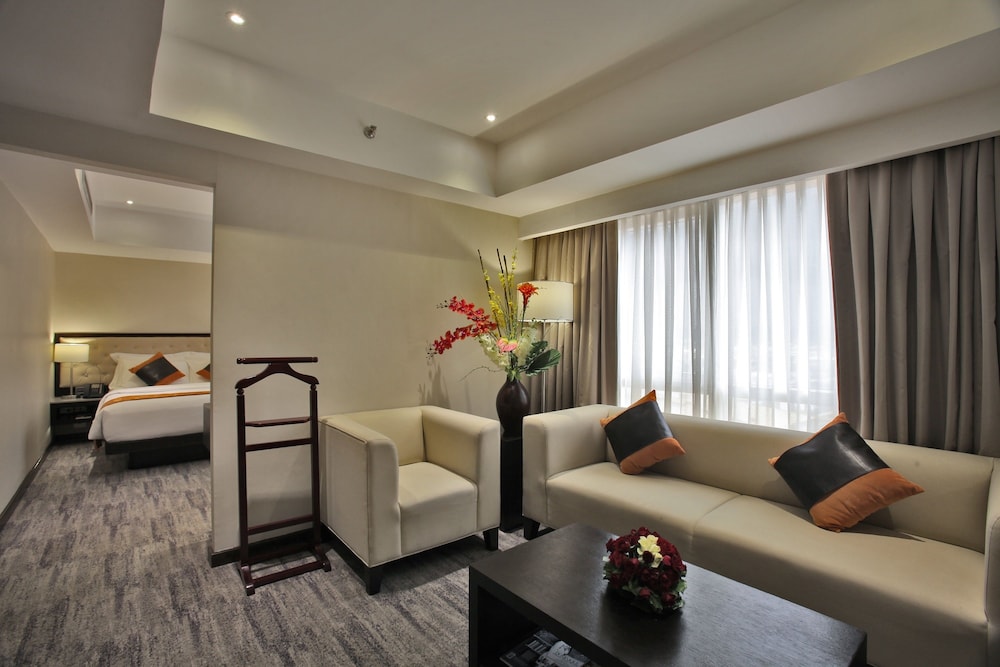Limketkai Luxe Hotel 36/50