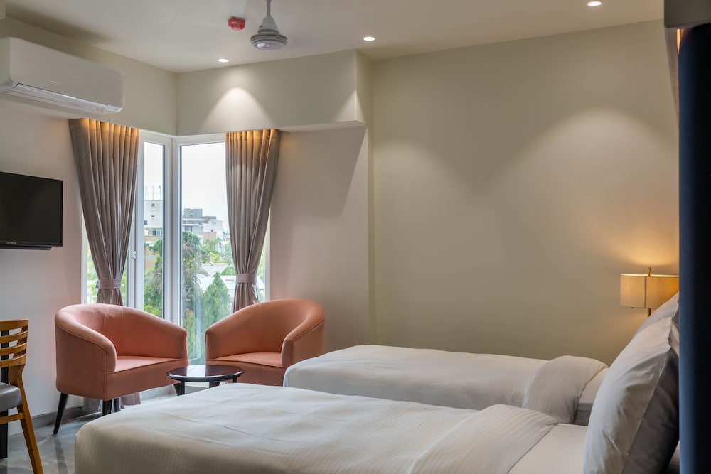 Nalanda Hotel 28/63