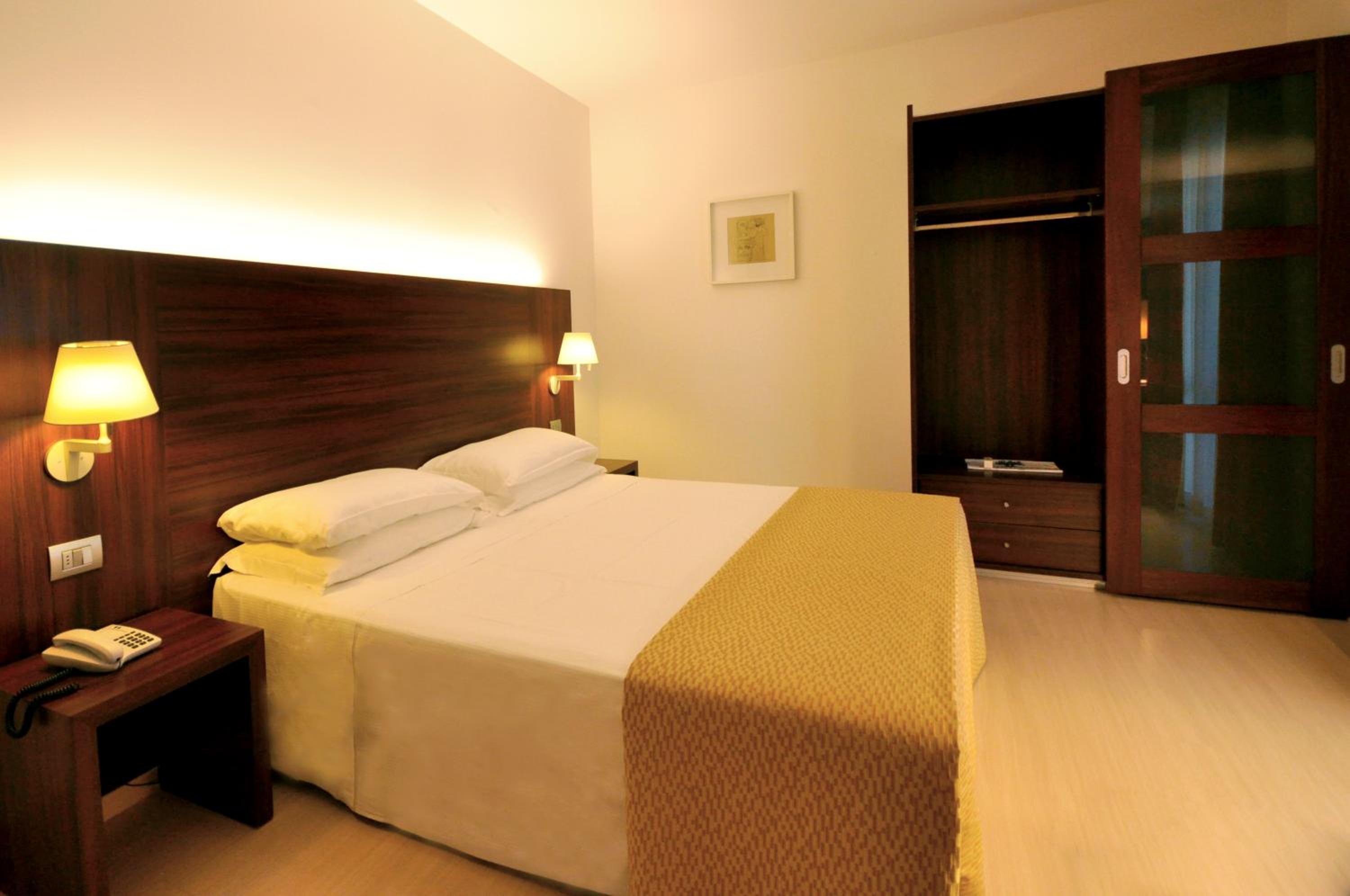 Delfina Palace 11/40