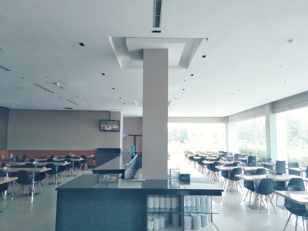 Hotel Santika Lahat 35/37