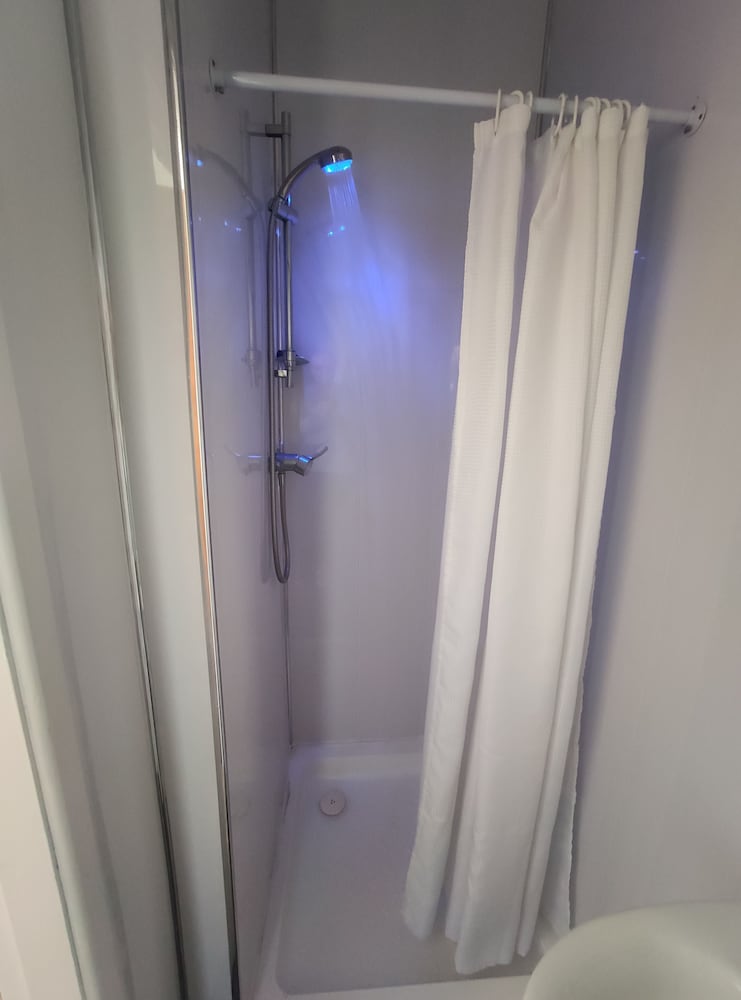 The Mardi Gras Guest Accommodation 24/47