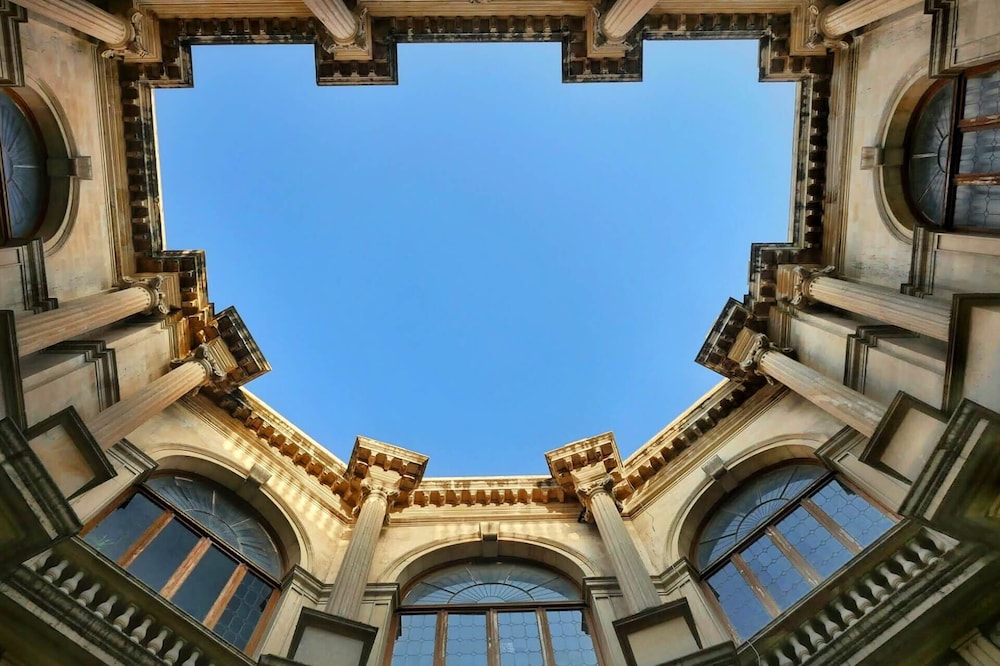Veneziano Boutique Hotel 61/64
