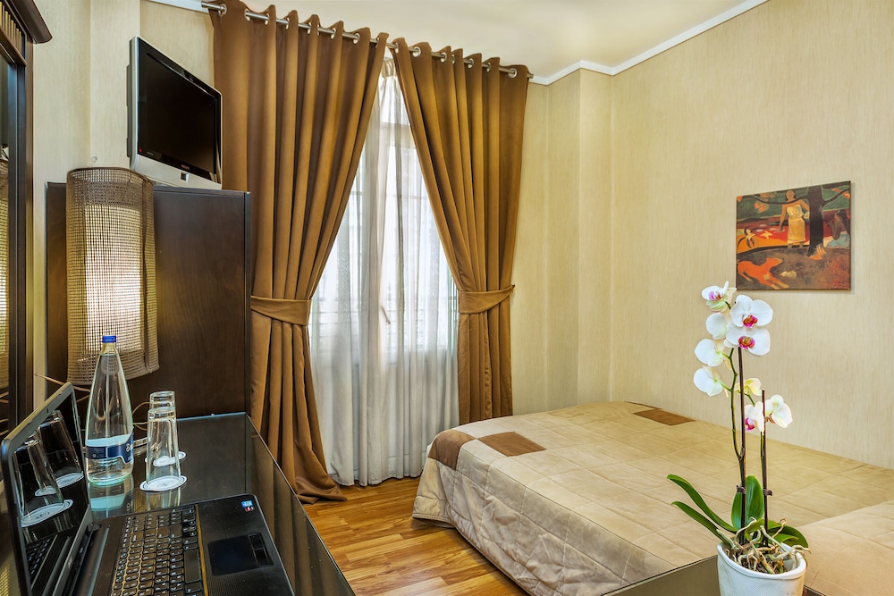 Egnatia Hotel 23/33