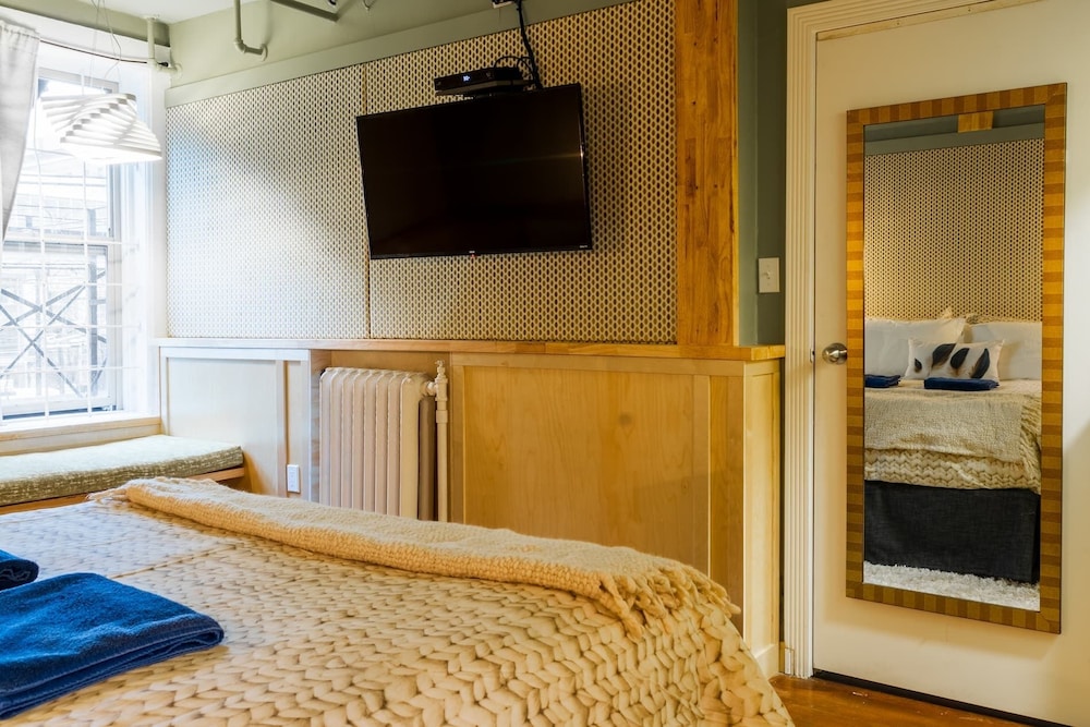 Cambie Downtown Hostel 21/27