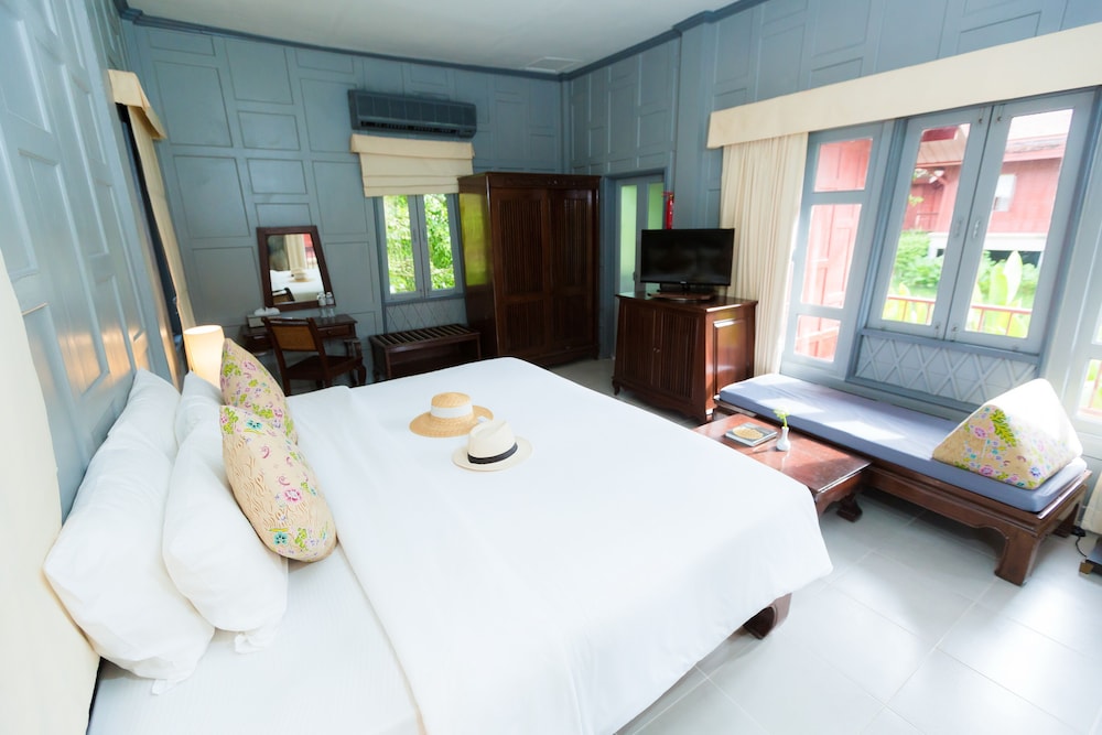 Ma Doo Bua Phuket 12/48