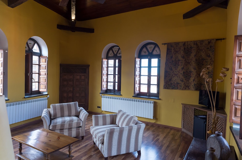 Hotel Palacio de Valderrabanos 46/78