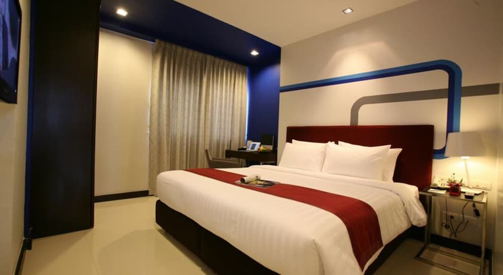 SUPERIOR ROOM