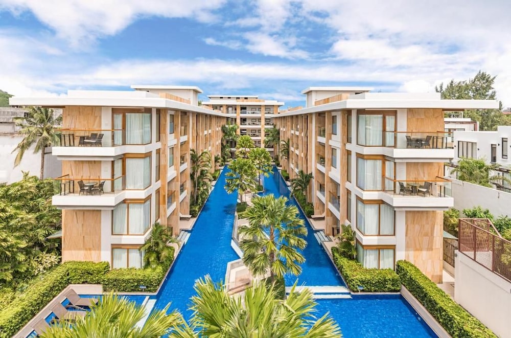 Henann Crystal Sands Resort in BORACAY