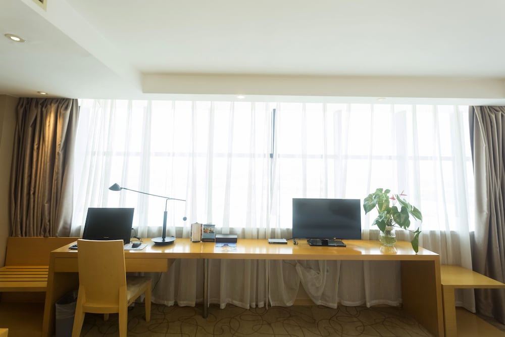 Jinjiang Metropolo Hotel 44/48
