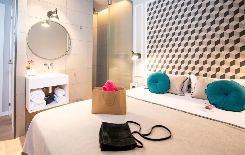 Ona Hotels Mosaic 17/50