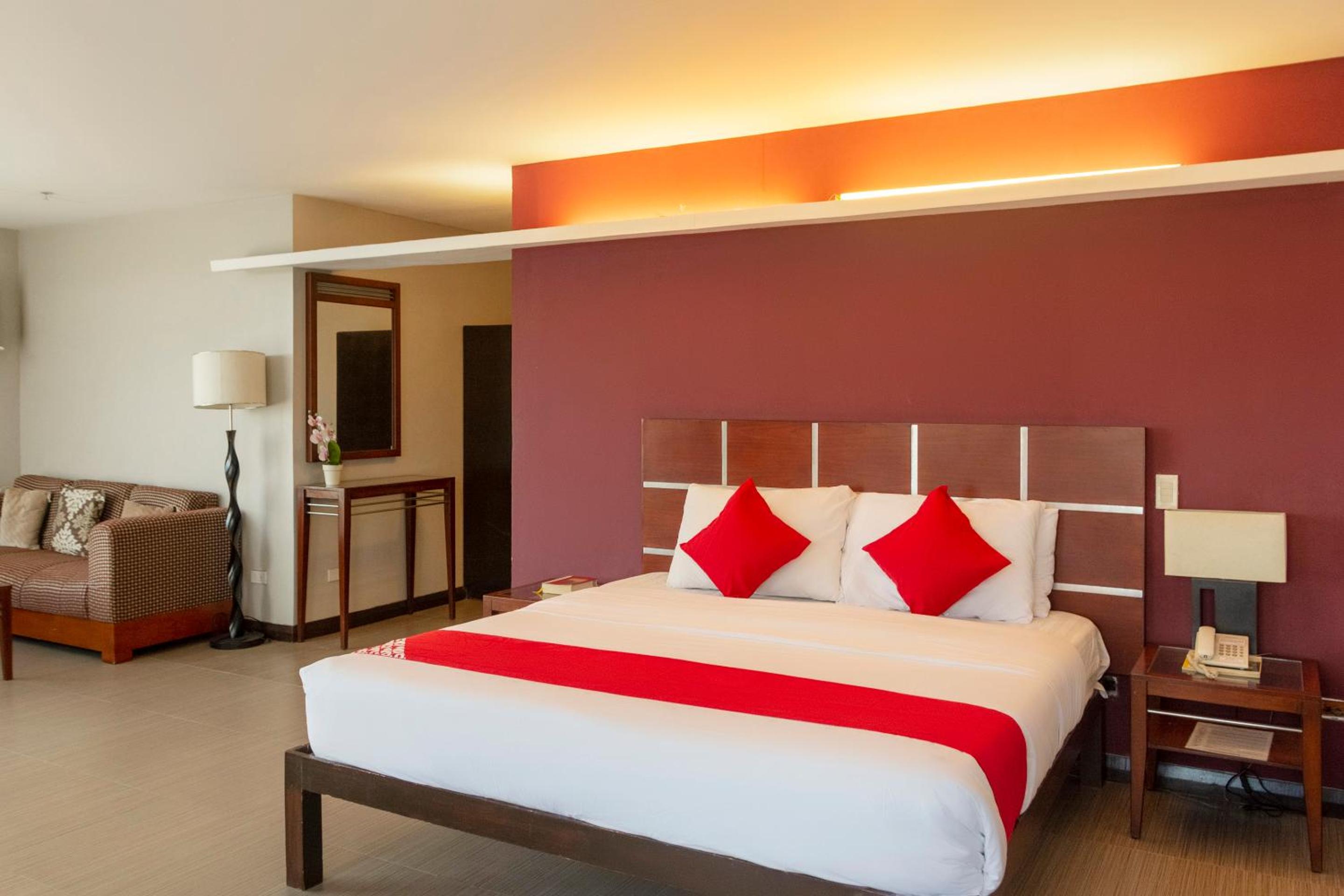 East View Hotel 13/20