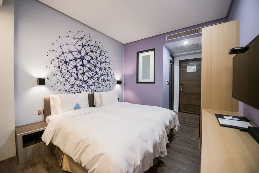 Innk Hotel 9/66