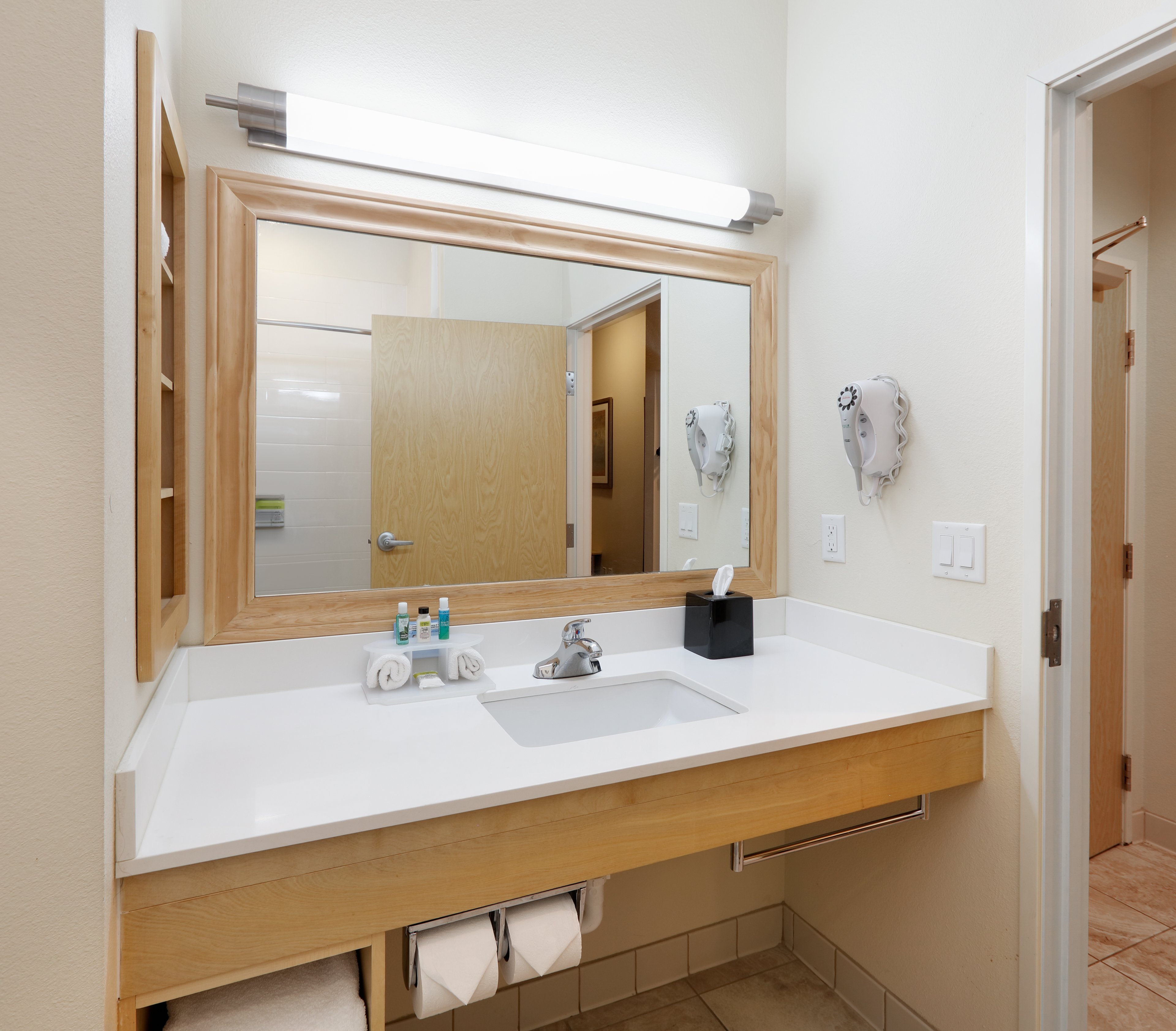 جناح بسرير مزدوج لذوي الإعاقة، Holiday Inn Express Suites San Antonio Brooks City Base 3/3
