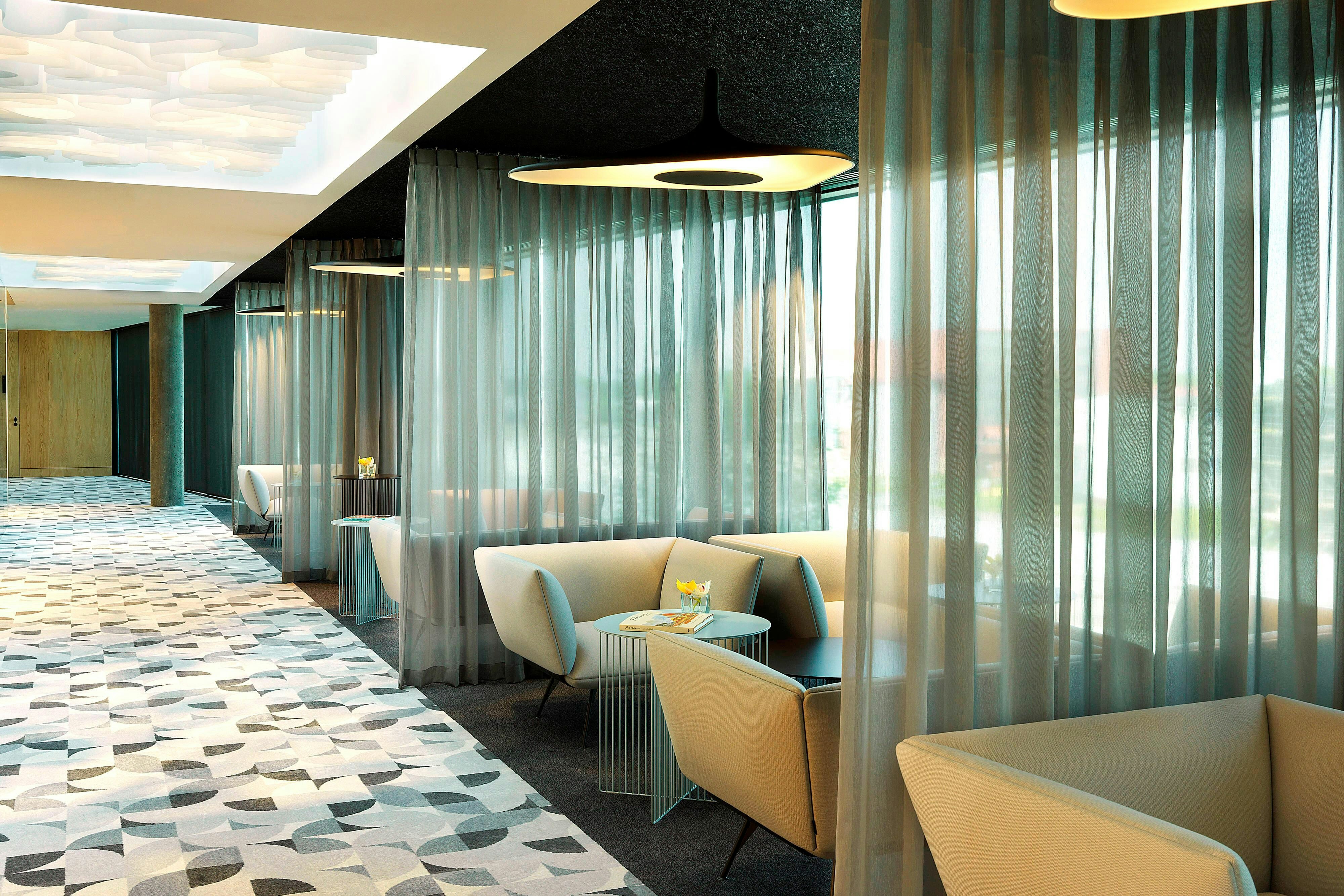 RENAISSANCE WARSAW AIRPORT HOTEL 39/62