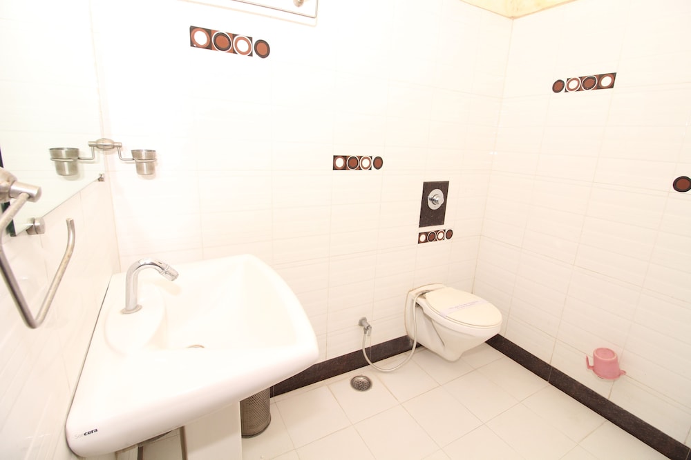 Hotel Meera 42/42