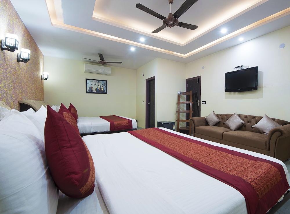 HOTEL AIRPORT INN 7/46