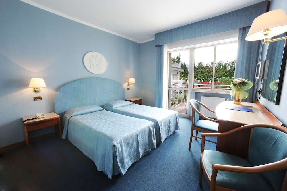 Hotel Excelsior Bay 20/50