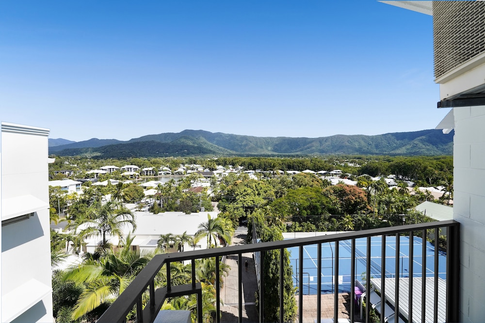 AMAROO AT TRINITY 43/50