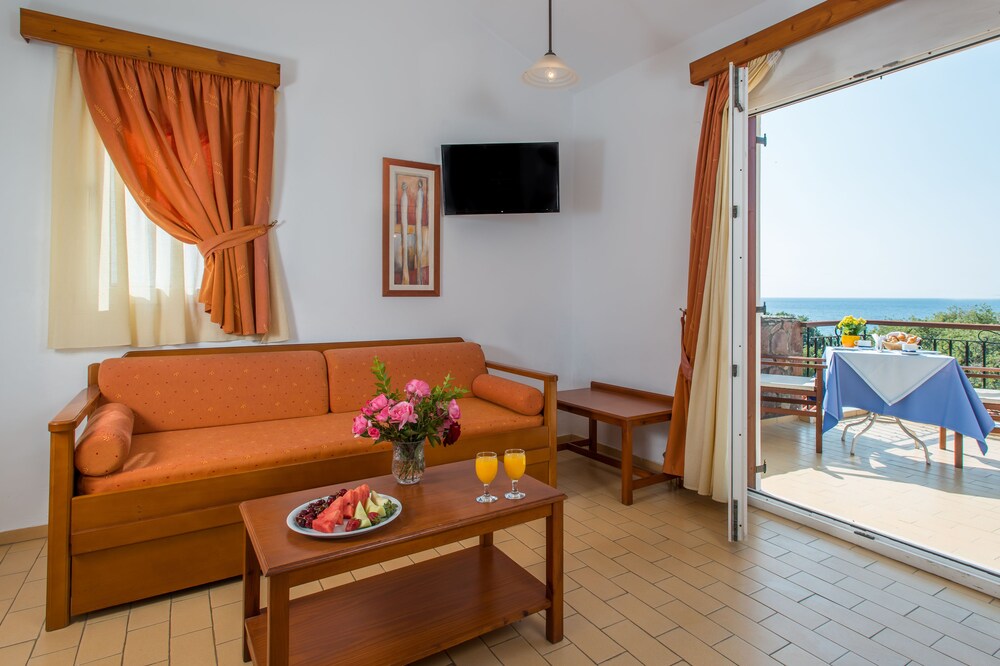 Hotel Delfinia 64/87