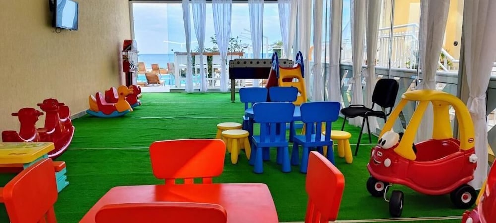 Aphrodite Hotel 64/73