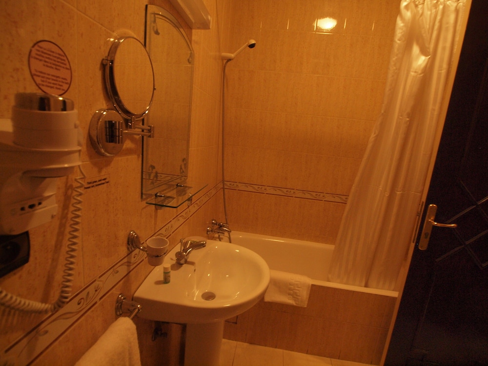 Amani Hotel Suites & Spa 53/85