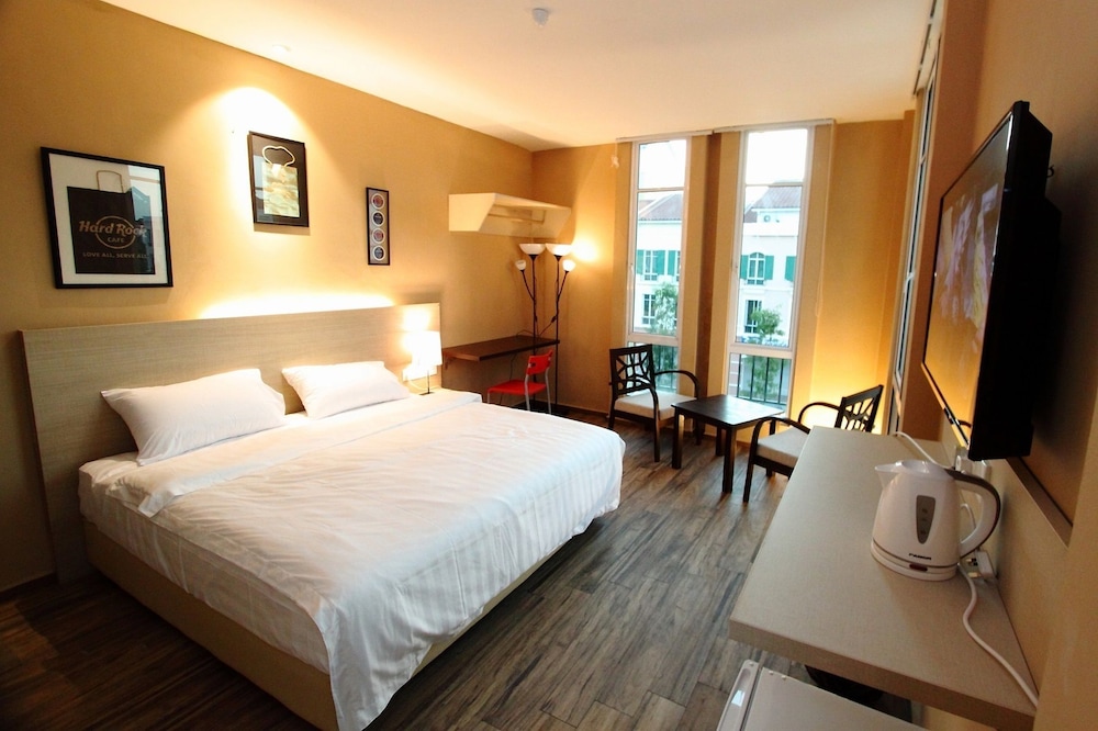 91 Street Boutique Inn 14/45