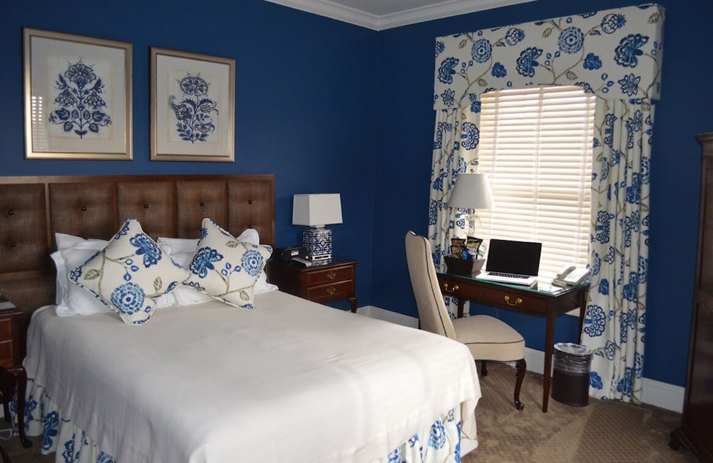 Room, Queen Bed