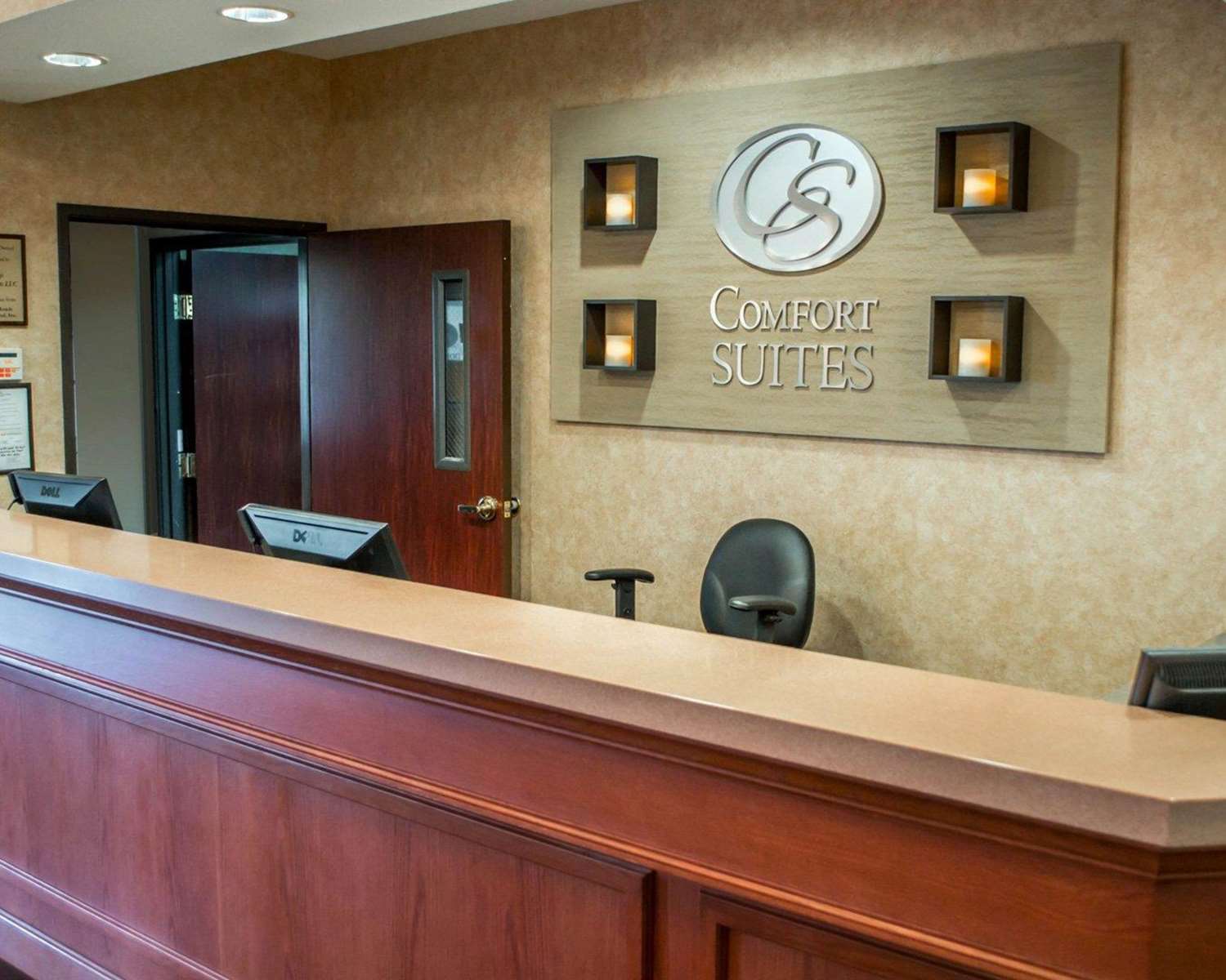 Comfort Suites Southwest 4/45