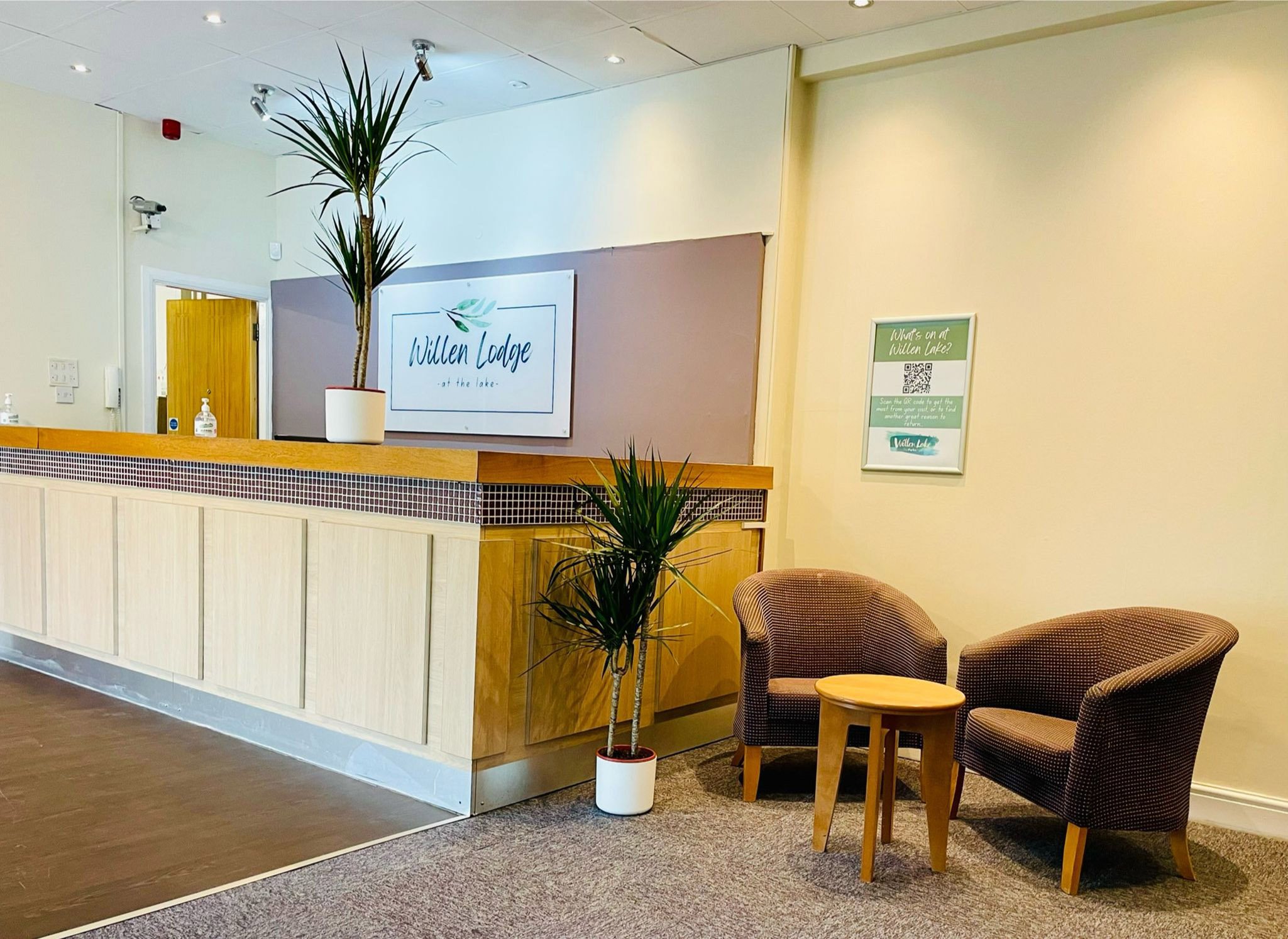 OYO Lakeside Willen Lake Milton Keynes 2/4