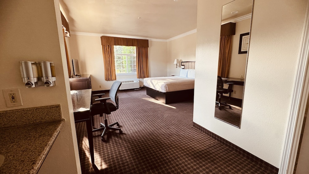 The Miramar Inn and Suites 48/50