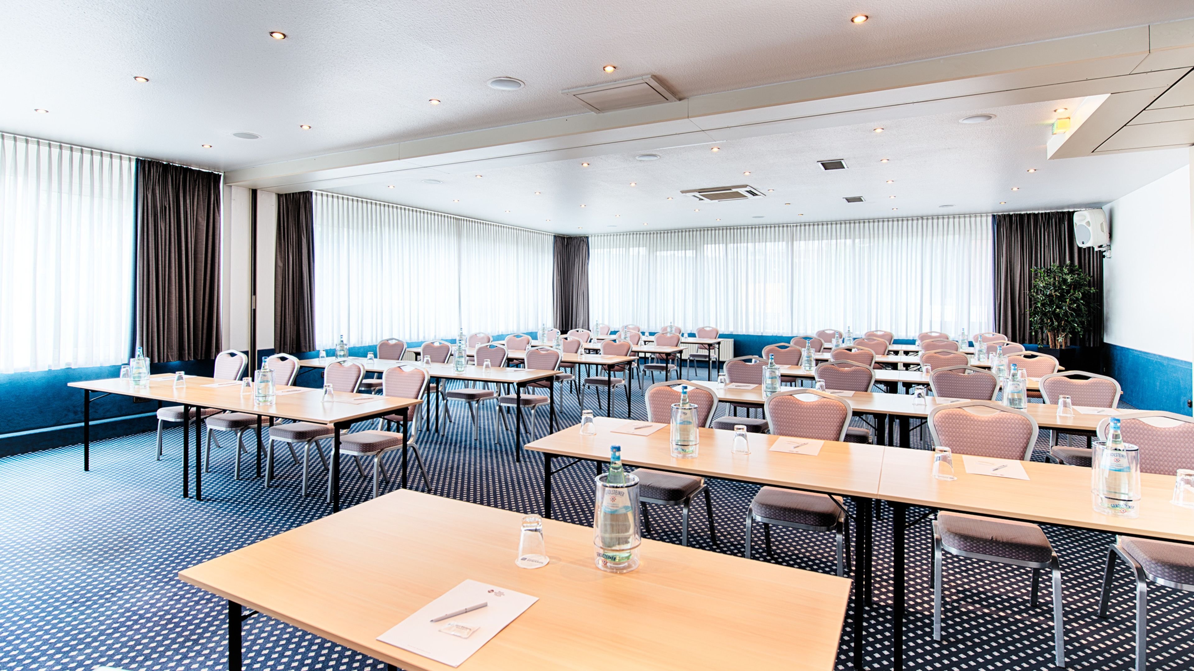 Holiday Inn - The Niu, Stream Monchengladbach 65/71