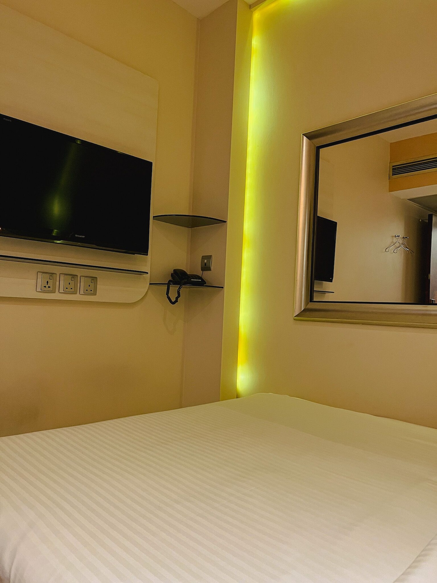 STANDARD, DOUBLE BED, NO WINDOW