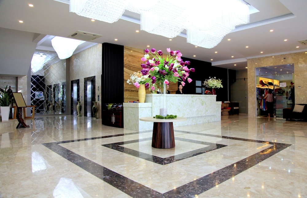 The Light Hotel Resort 13/70