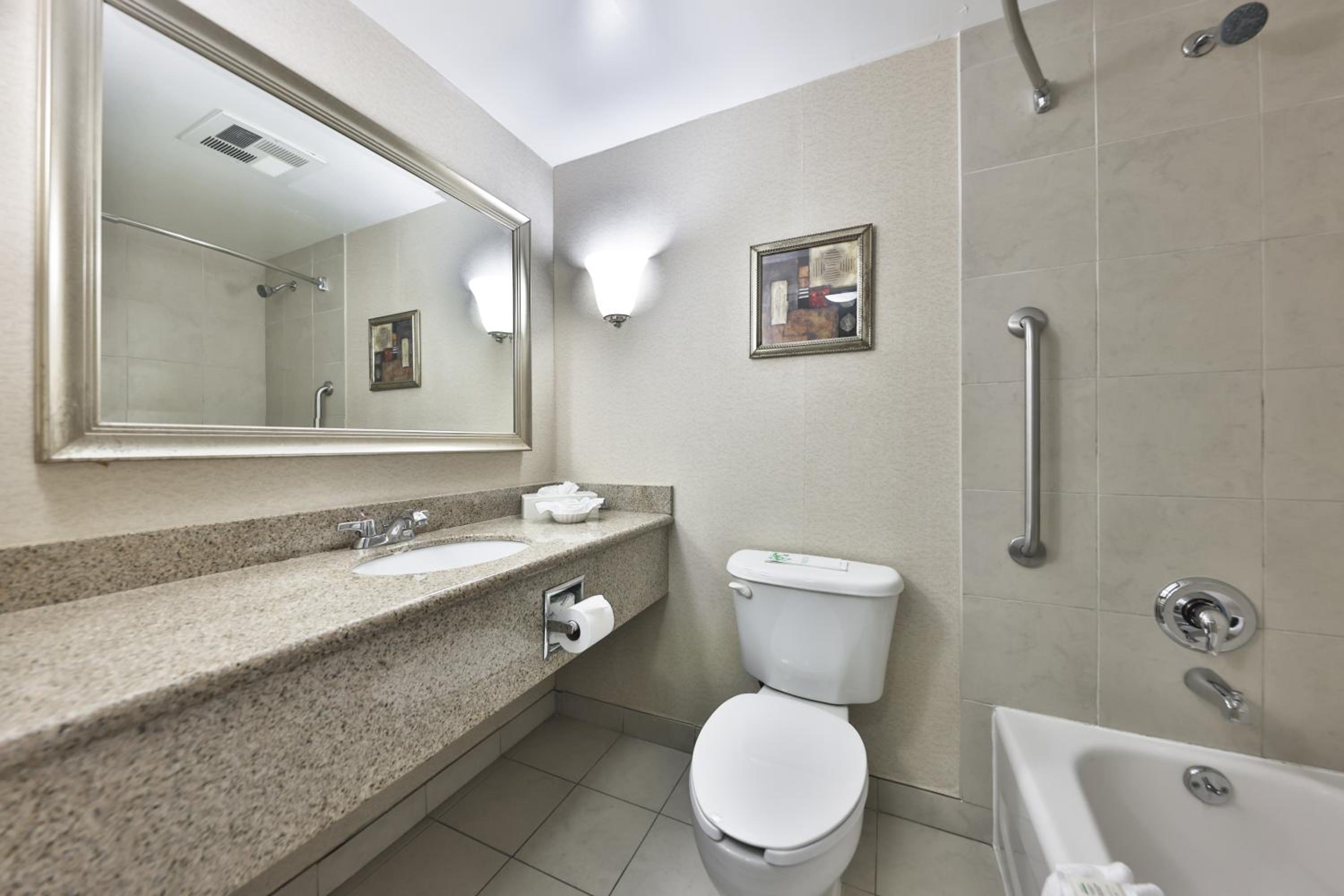 Admiral Inn Mississauga 39/50