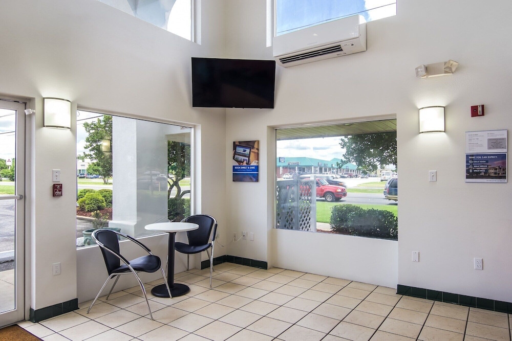 Motel6 Pensacola, FL - NAS 25/35