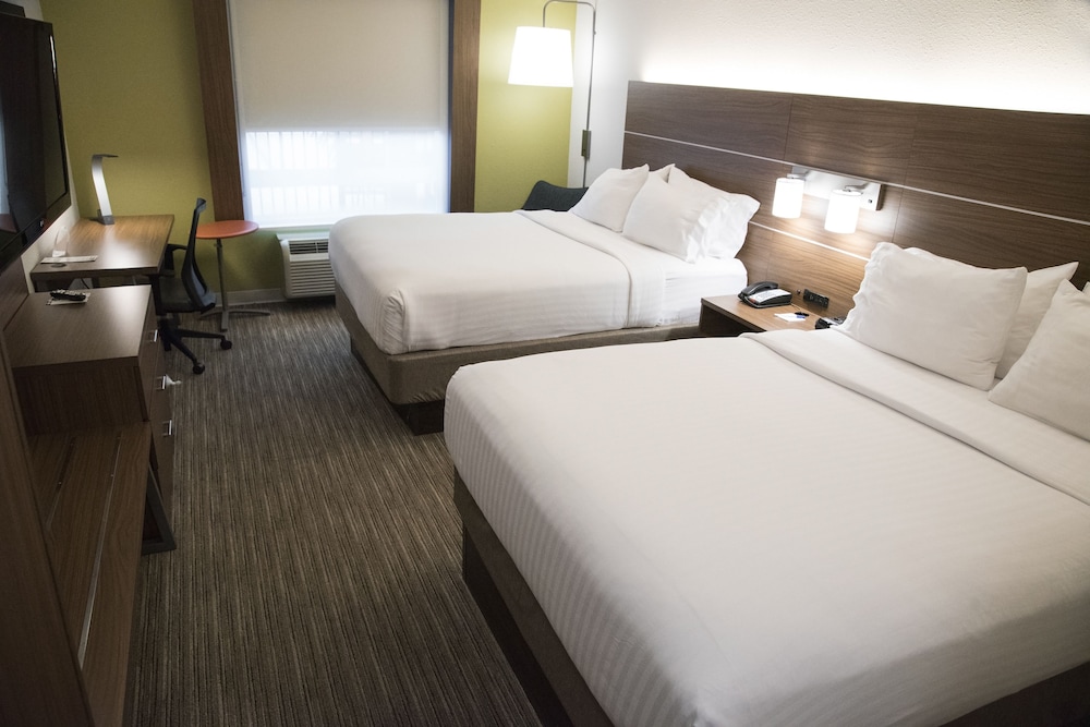 Holiday Inn Express Hotel Suites Alexandria 15/62