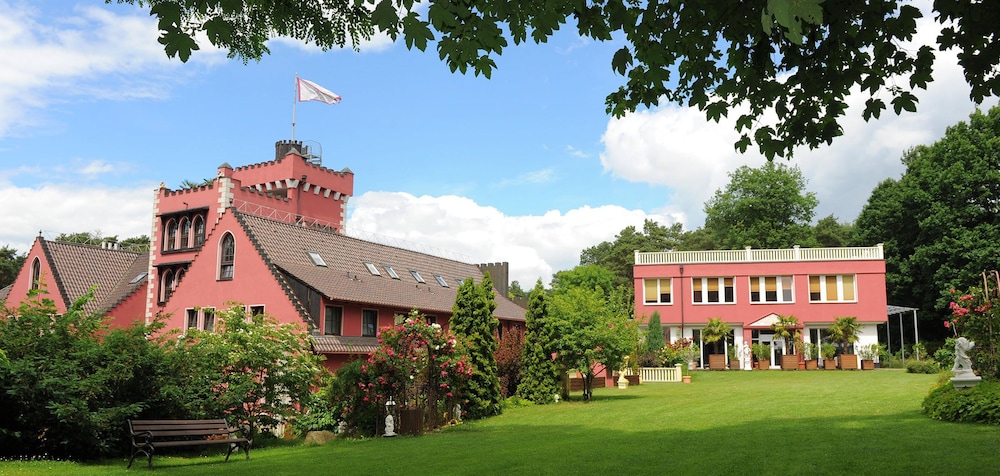 The Lakeside Burghotel zu Strausberg 46/50